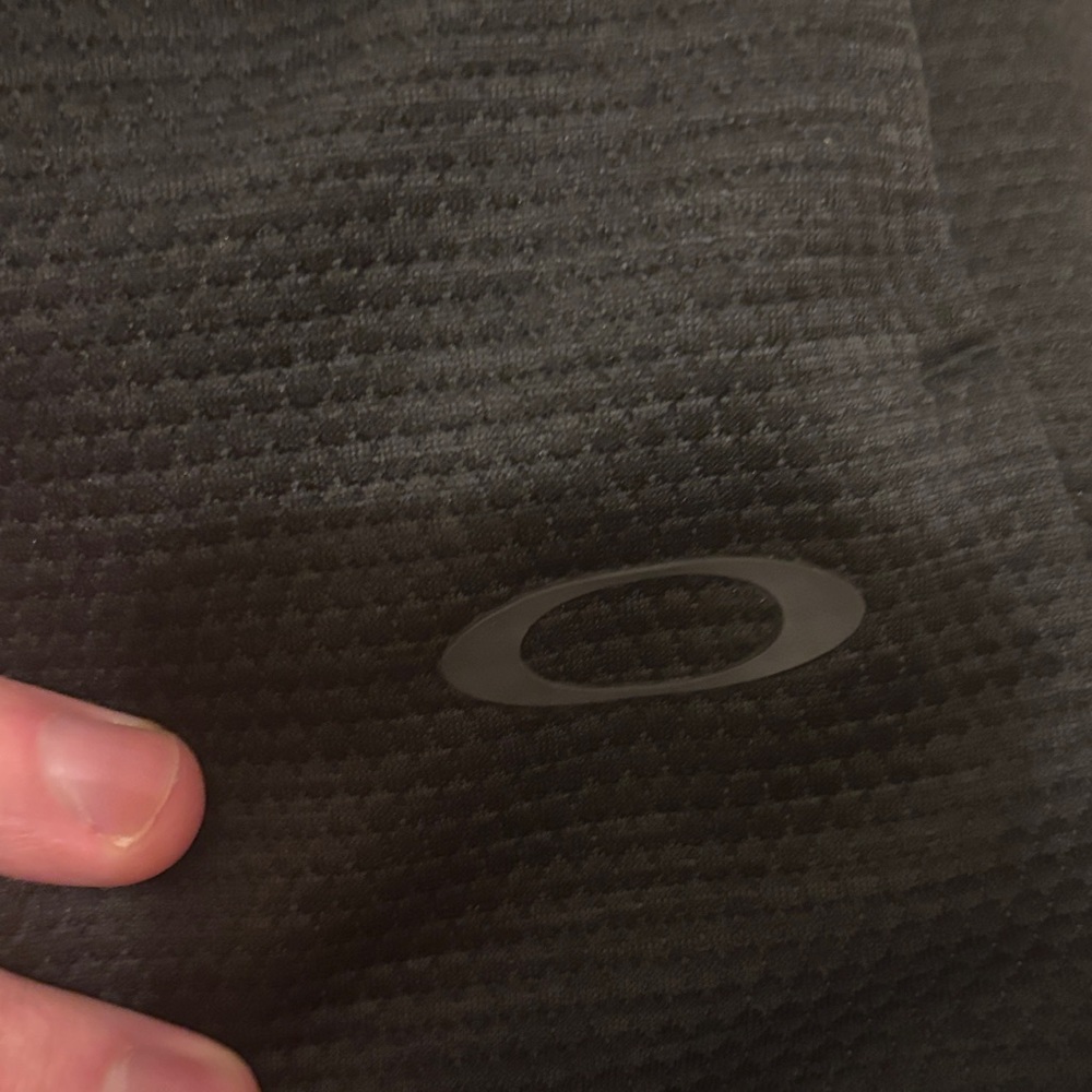 Oakley Charcoal Performance Fit Apparel - Picture 3 of 6